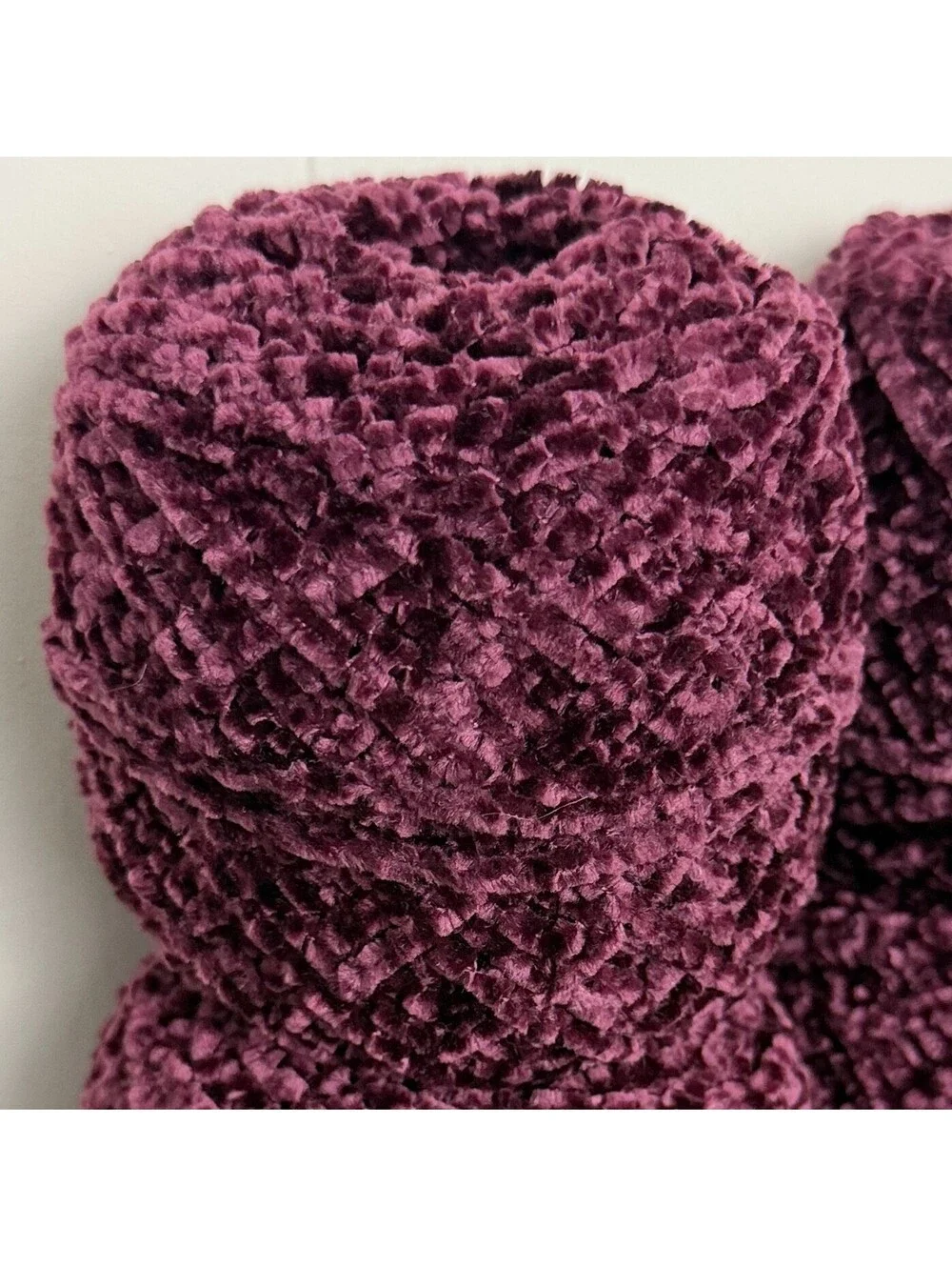 Reclaimed Poly Velvety Chenille Yarn Worsted 812 Yds Burgundy 376g 6 Cakes